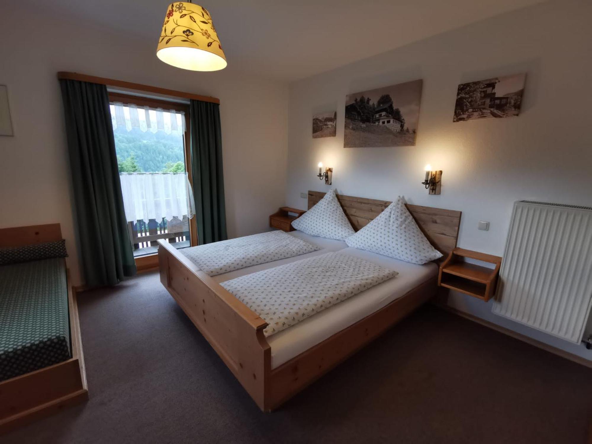 Pfeiffer Alm Am Sonnenhang Mit Blick Auf Die Zugspitze Garmisch-Partenkirchen Habitación foto