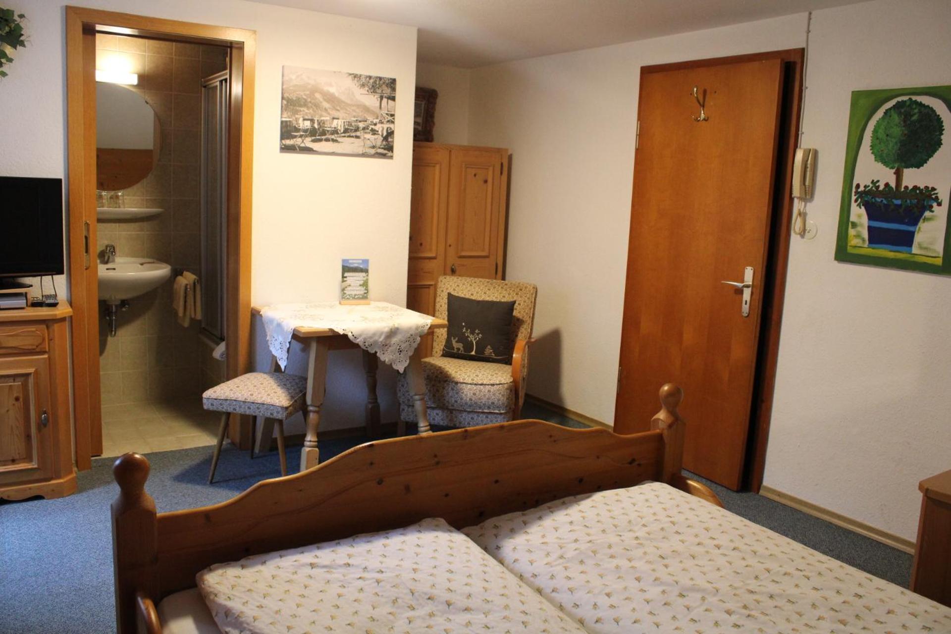 Pfeiffer Alm Am Sonnenhang Mit Blick Auf Die Zugspitze Garmisch-Partenkirchen Habitación foto