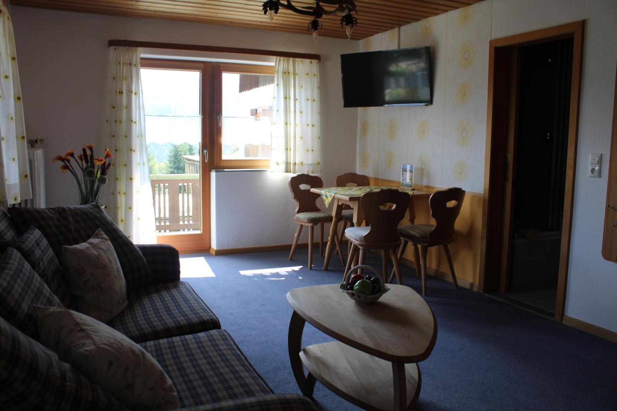 Pfeiffer Alm Am Sonnenhang Mit Blick Auf Die Zugspitze Garmisch-Partenkirchen Habitación foto